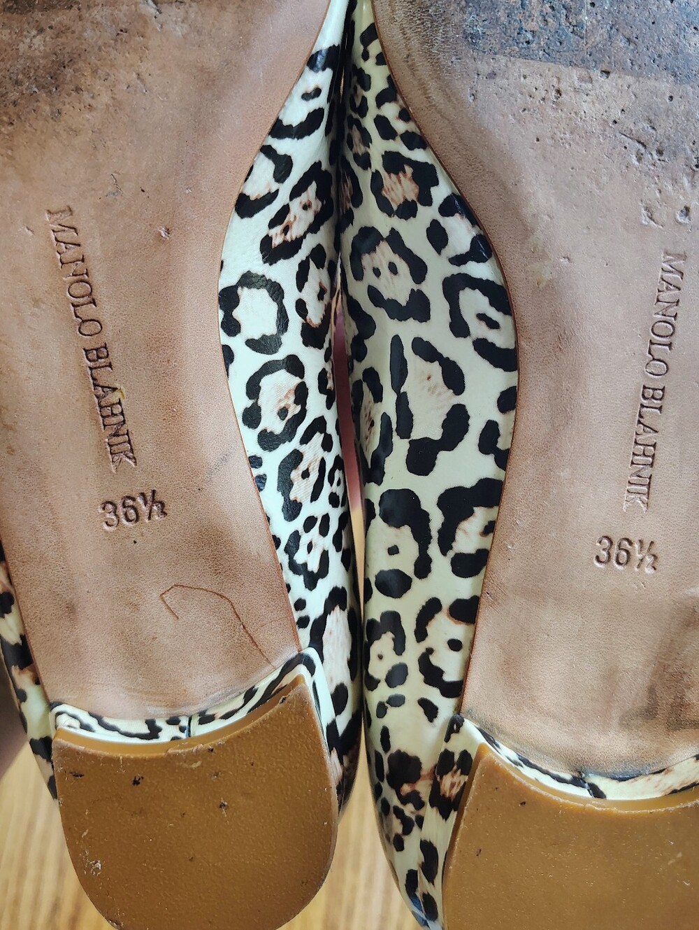 Manolo Blahnik Leather Pointed-Toe Leopard Print Women's Flats Beige Black 36½. - Picture 14 of 15